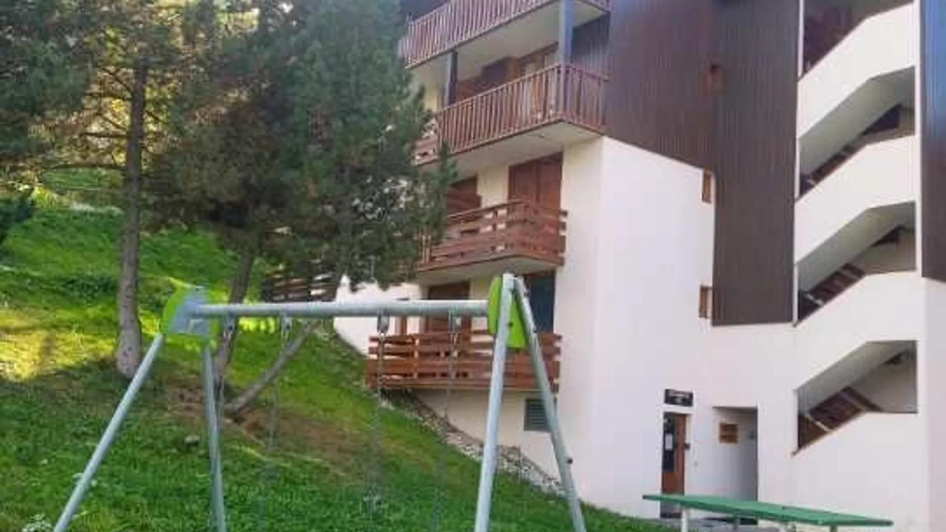 Studio Renove Ski Aux Pieds Avec Balcon - 4 Pers. - Fr-1-181-2540 La Plagne